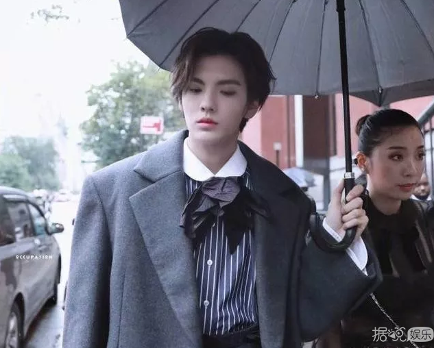 微商请陈立农代言花了七位数，粉丝撕到微商全公司鞠躬道歉