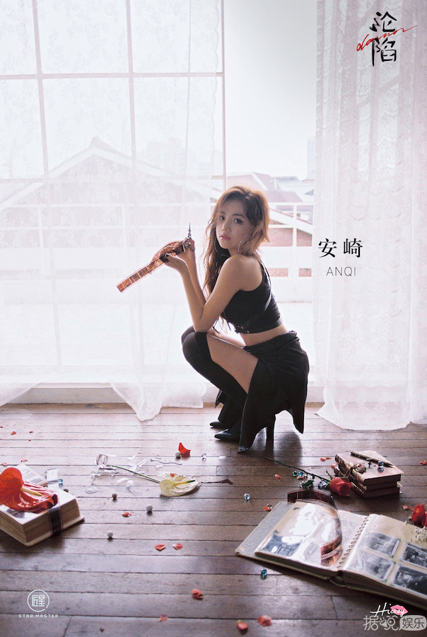 Hickey喜祺突袭《由你音乐榜》 《沦陷》舞台首秀被赞怪物实力女团 Hickey喜祺突袭《由你音乐榜》 《沦陷》舞台首秀被赞怪物实力女团