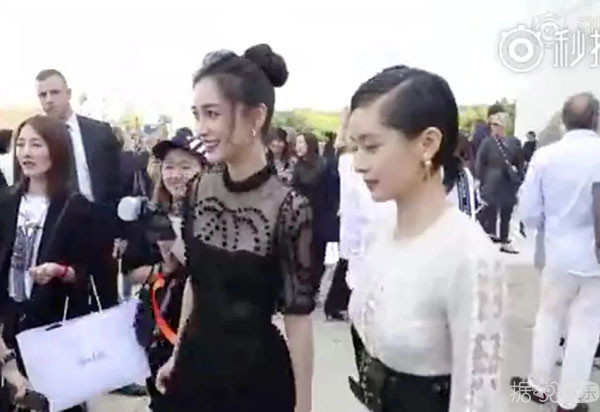 杨幂和唐嫣又再次上演了年度最尴尬画面