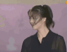 杨幂和唐嫣又再次上演了年度最尴尬画面