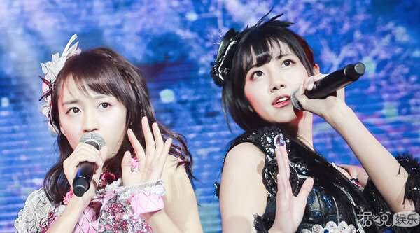 杨幂和唐嫣又再次上演了年度最尴尬画面