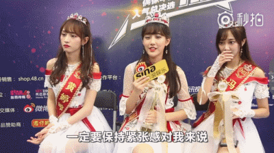 杨幂和唐嫣又再次上演了年度最尴尬画面