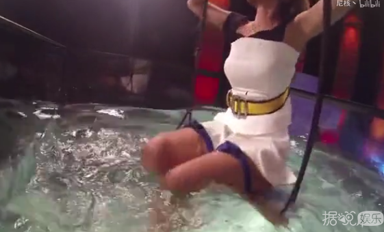 青蛙浴,蚯蚓帽子,这些综艺节目能把人吓出病来 青蛙浴,蚯蚓帽子,这些综艺节目能把人吓出病来