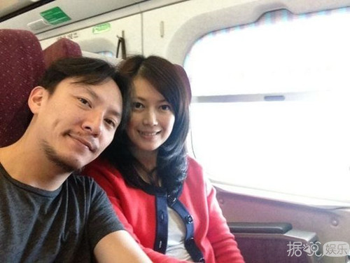 同女助理喝一根吸管，周一围就不能注意下自己吗？