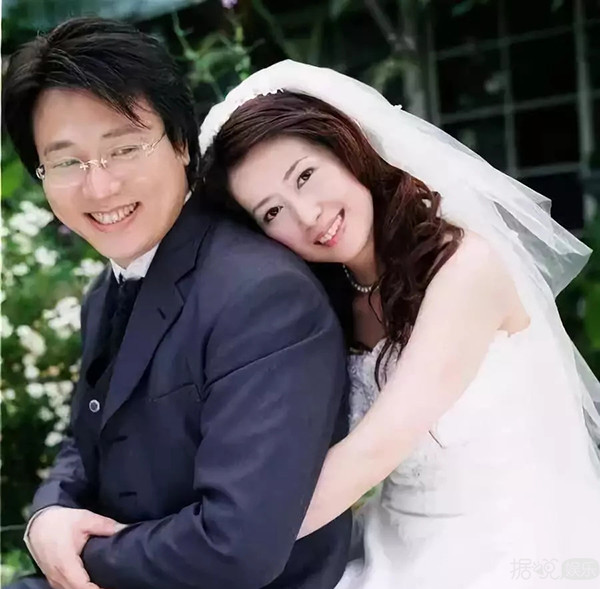 曾排名华语乐坛女歌手NO.1的她离婚是因跟女助理有染? 曾排名华语乐坛女歌手NO.1的她离婚是因跟女助理有染?