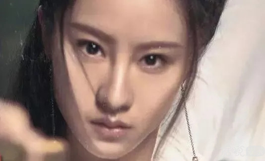 为了拯救新版小龙女的假脸，网友们都操碎了心啊