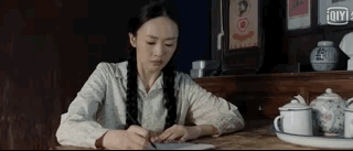 今年低到谷底的国产剧评分，全靠这部土得扎心的剧给拉回来