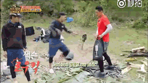 点击收看大型综艺事故现场！笑到原地腾空三周半