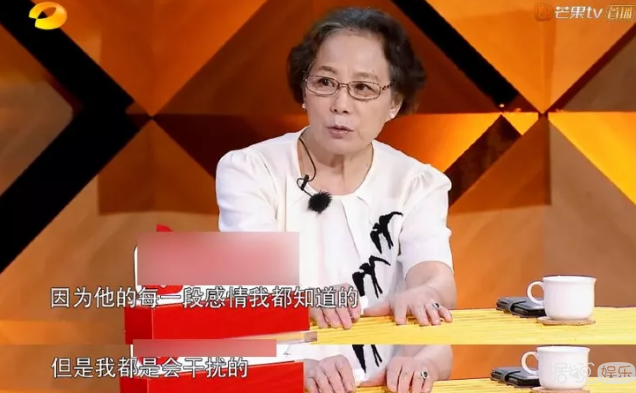 她像4点钟起来熬梨汁的女孩子吗？