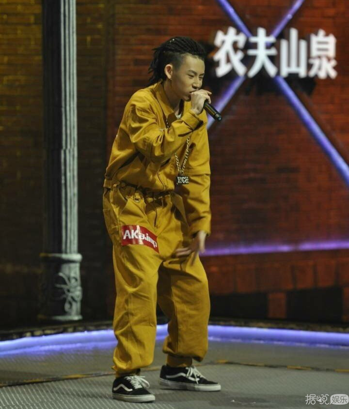 风波未平又惹事，难怪会被脱粉回踩……