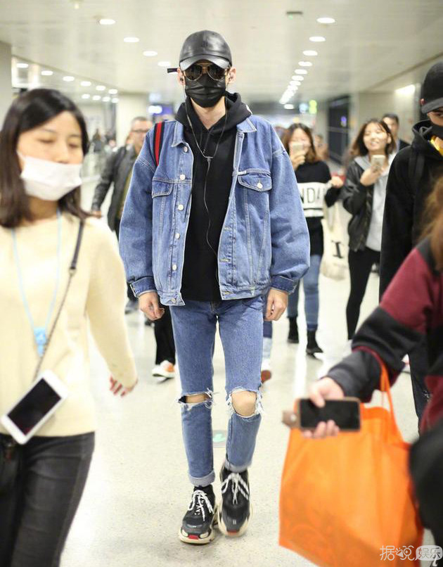 粉丝常常因为不够沙雕，而与这些明星格格不入……