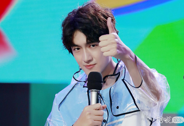 粉丝常常因为不够沙雕，而与这些明星格格不入……