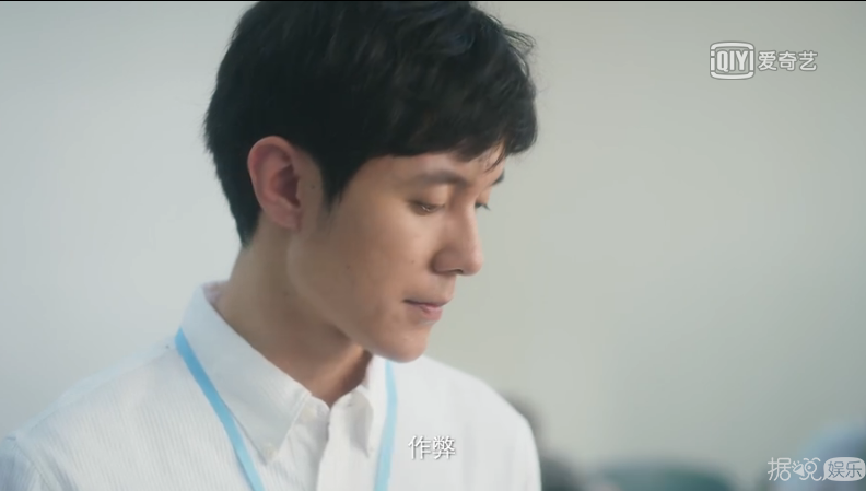 这对最萌年龄差小情侣太甜了，今天也是为别人的爱情流泪的一天