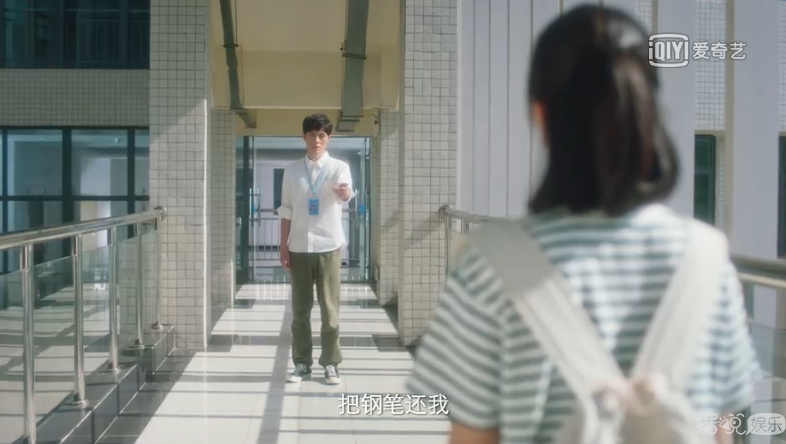 这对最萌年龄差小情侣太甜了，今天也是为别人的爱情流泪的一天