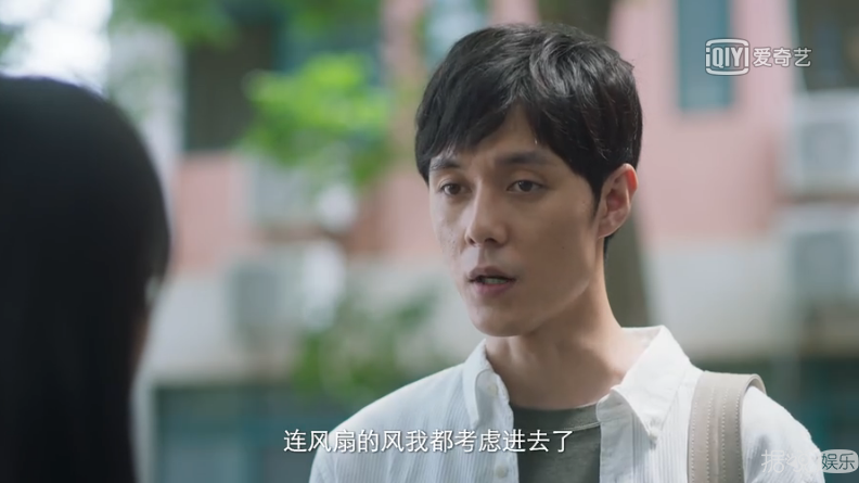 这对最萌年龄差小情侣太甜了，今天也是为别人的爱情流泪的一天