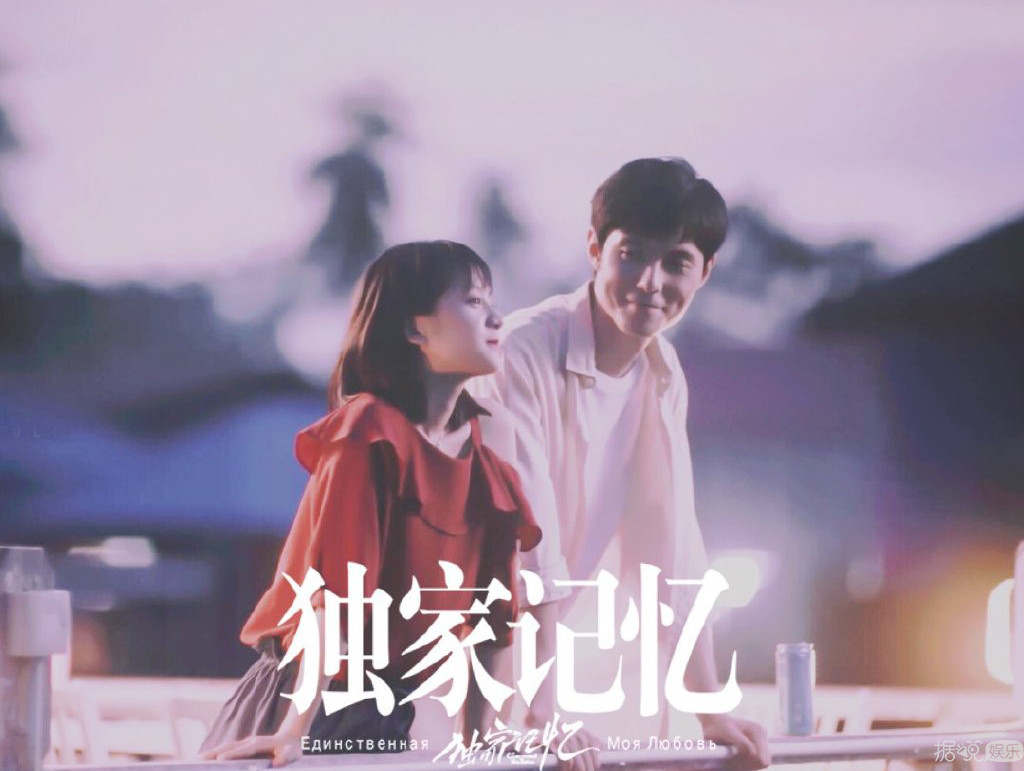 这对最萌年龄差小情侣太甜了，今天也是为别人的爱情流泪的一天
