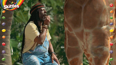 薛之谦裤裆里掏油条？低俗or搞笑一线之间