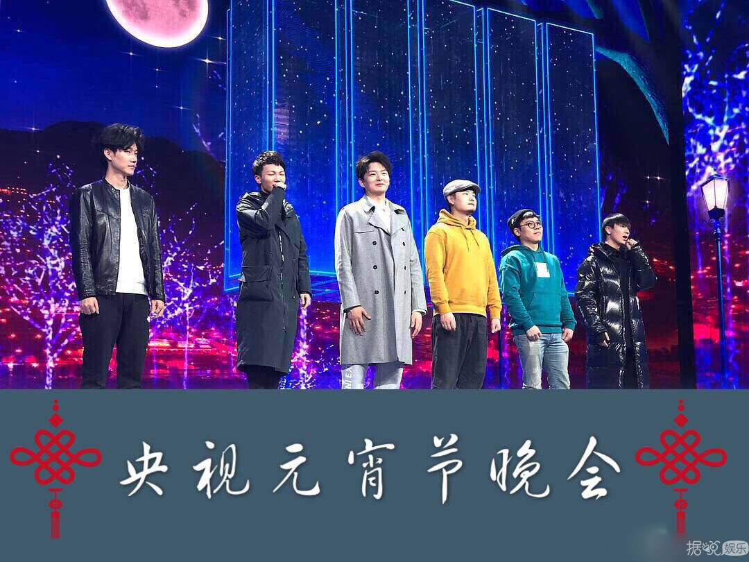 谁能想到爱豆的大片背后，会是这种沙雕画风呢？