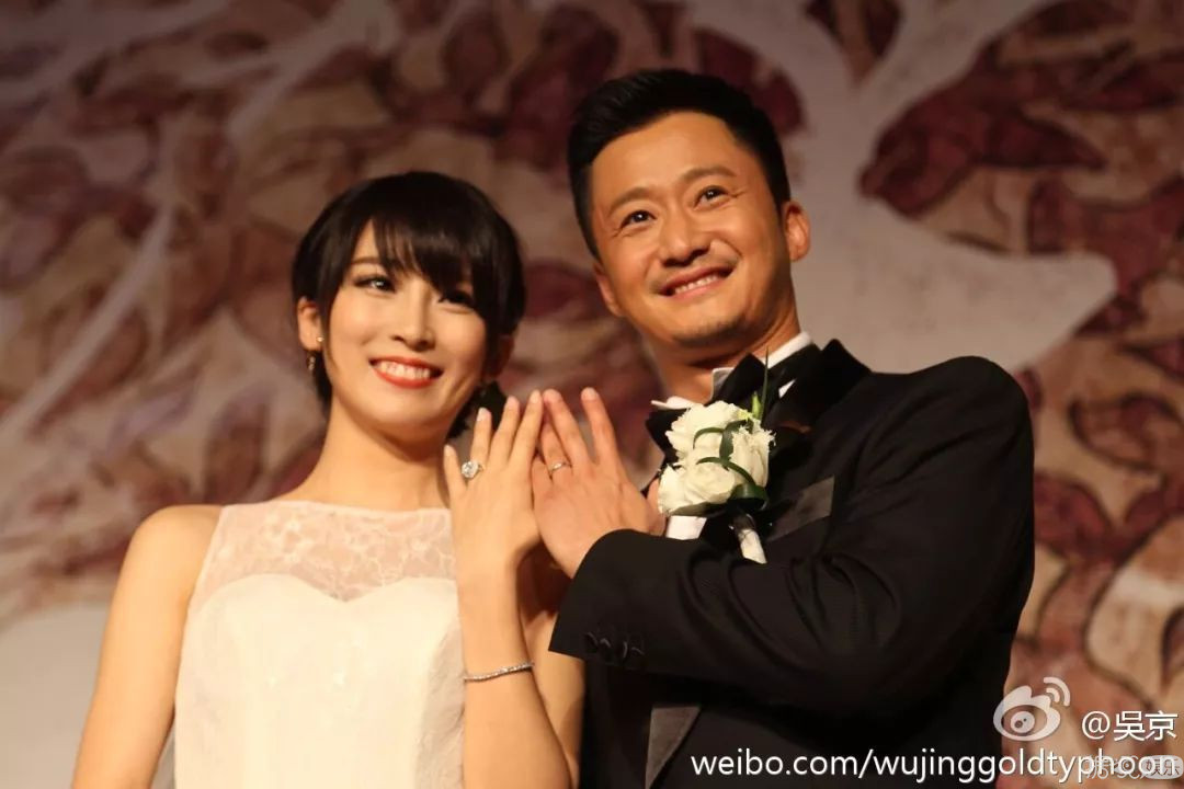 在外硬汉在家二哈？这对CP的爱情故事全程高能啊