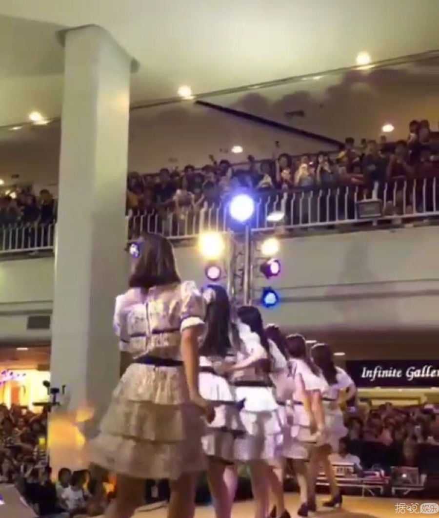泰国也在搞偶像选秀？这到底是什么乡村蹦迪现场啊