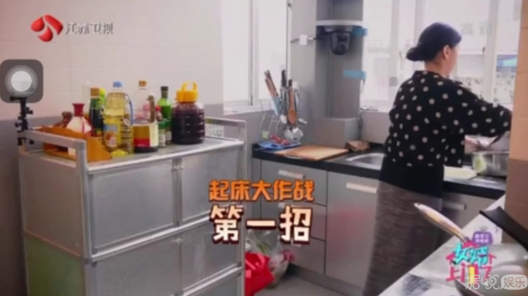 所以他是懒得去找演员，干脆自己上吗？