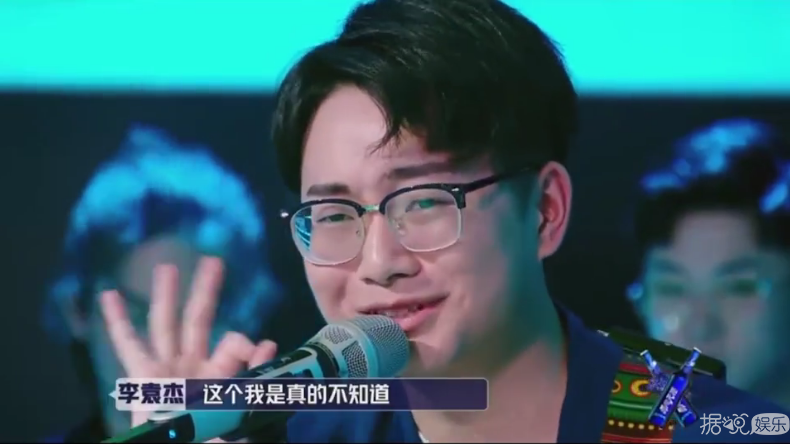 大型明星尴尬现场，场面一度让人窒息……