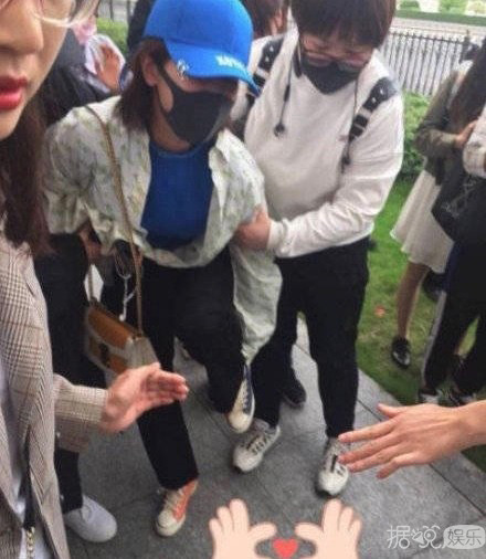 躺平认嘲？她的路人缘啥时候变得这么差了？
