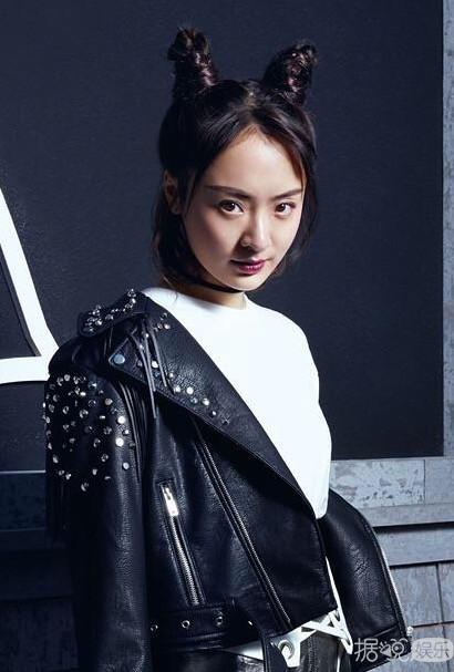 年龄造假？一脚踏三船？他的绯闻女友太宝藏了吧