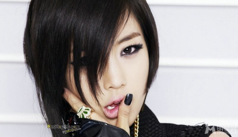 美艳帅气惊呆粉丝 皇冠团Tara咸恩静高清烟熏电眼