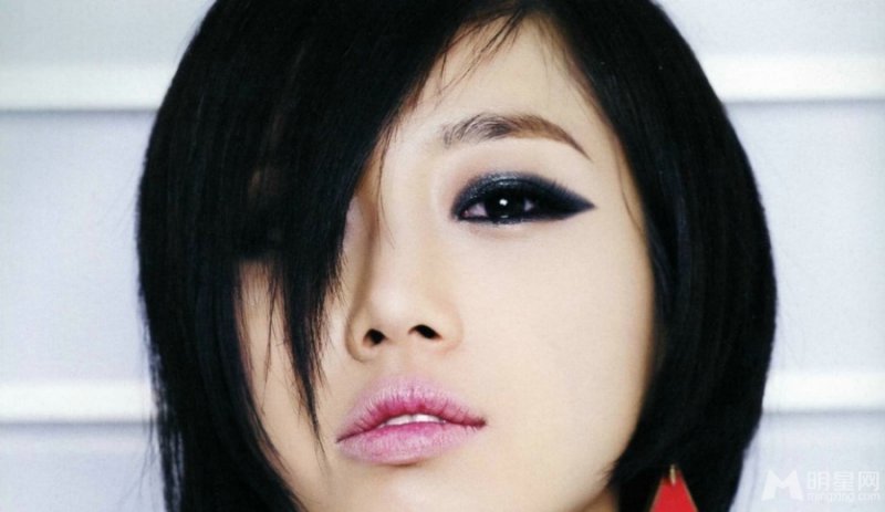 美艳帅气惊呆粉丝 皇冠团Tara咸恩静高清烟熏电眼