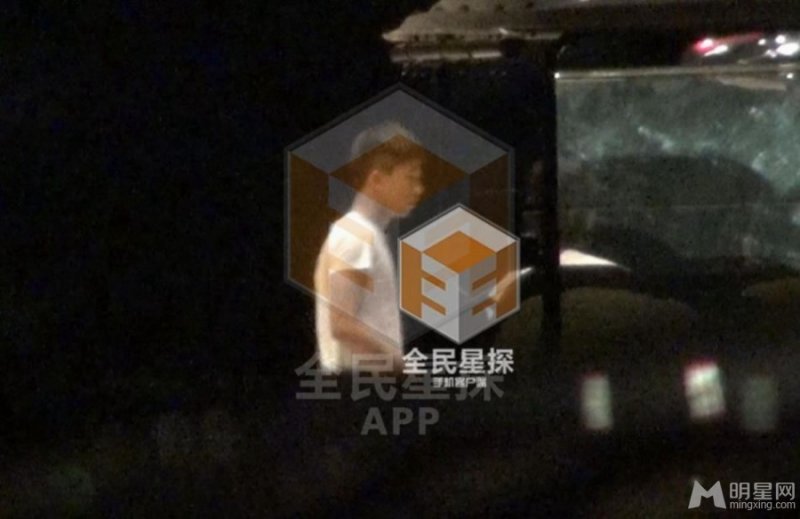 周冬雨性感蜕变写真 与富二代未拉窗帘宾馆缠绵 周冬雨性感蜕变写真 与富二代未拉窗帘宾馆缠绵