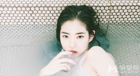 韩女星黄胜妍性感白衬衫湿身写真 魅惑纹身引粉 韩女星黄胜妍性感白衬衫湿身写真 魅惑纹身引粉