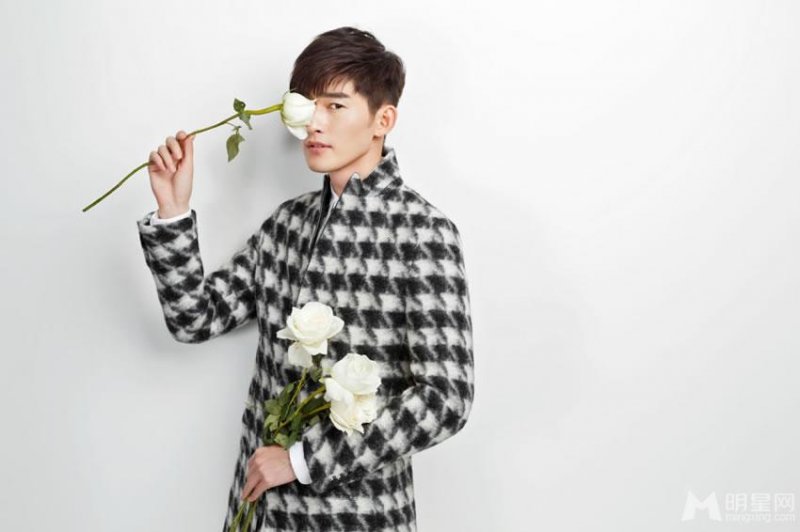 韩女团After School前成员刘小英逆天美腿惊艳写真