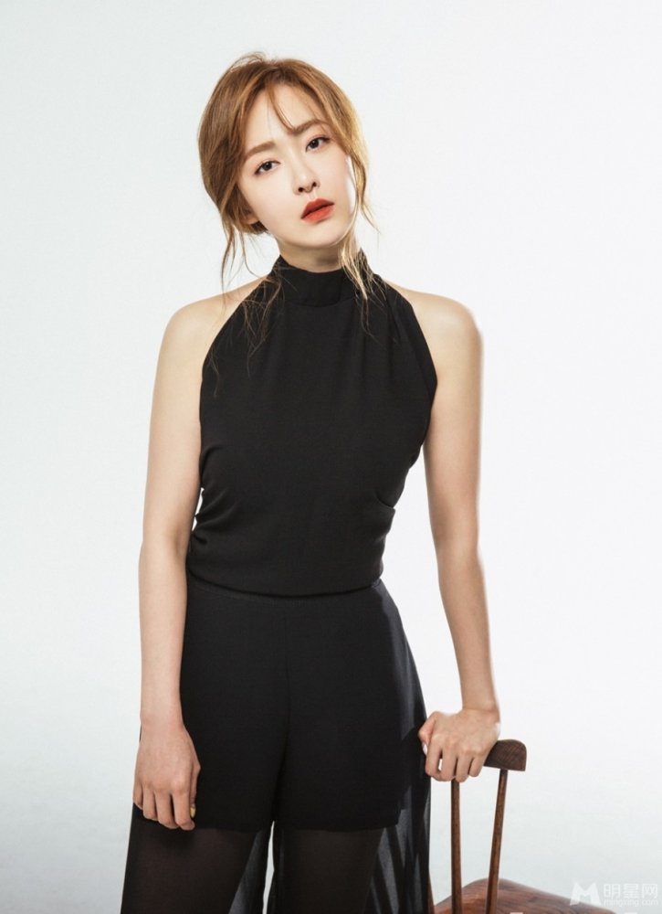 韩女团After School前成员刘小英逆天美腿惊艳写真