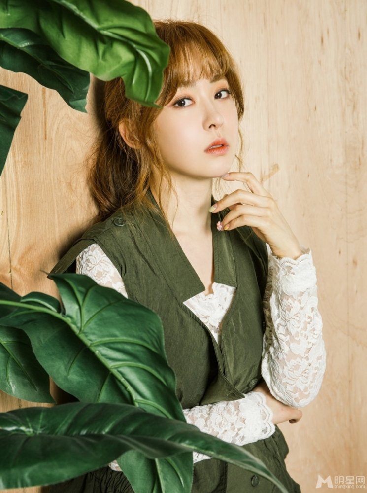 韩女团After School前成员刘小英逆天美腿惊艳写真