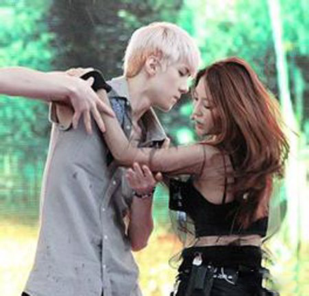 吴世勋女朋友是谁？女朋友原是同班同学