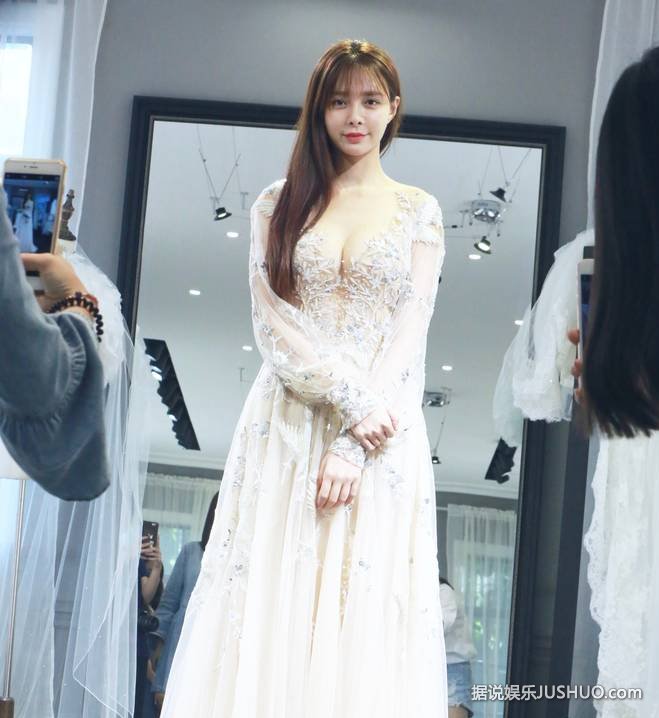 沈梦辰为什么总招黑？凭胸上位的又一个女主持