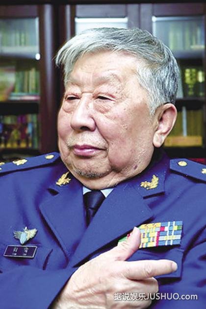 著名词作家阎肃去世 代表作有《敢问路在何方》等